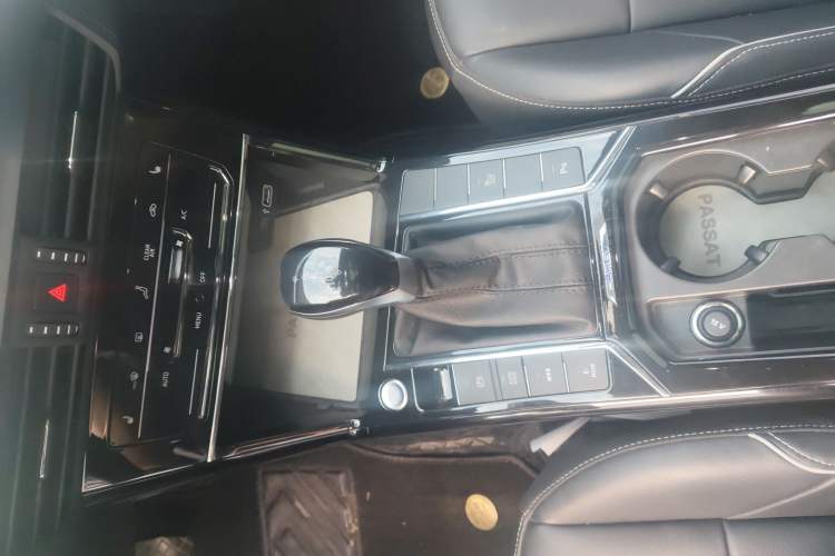 Used Volkswagen Passat New Energy 2023 430 PHEV Hybrid Elite Edition Gear Lever