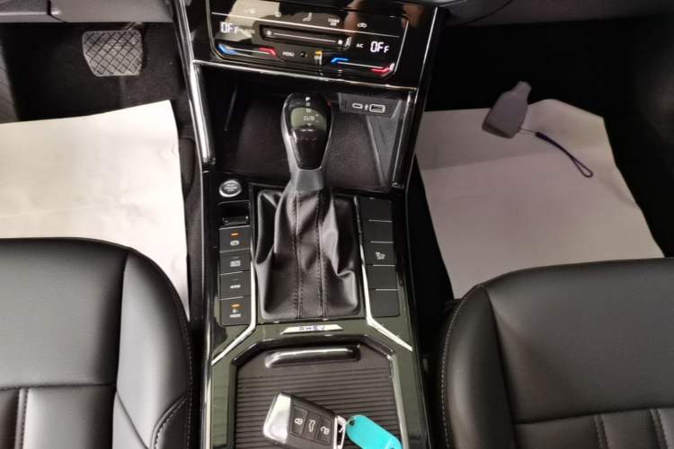 Used Volkswagen Passat New Energy 2023 430 PHEV Hybrid Elite Edition Gear Lever