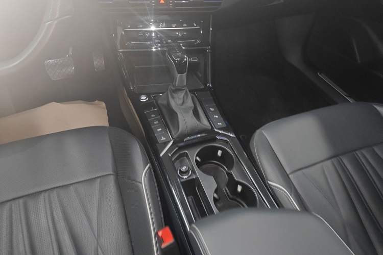 Used Volkswagen Passat New Energy 2023 430 PHEV Hybrid Luxury Edition Gear Lever