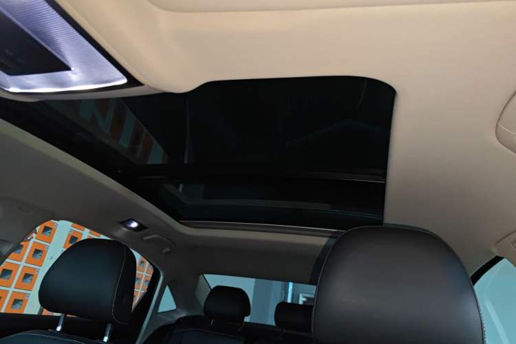 Used Volkswagen Passat New Energy 2023 430 PHEV Hybrid Elite Edition Headliner