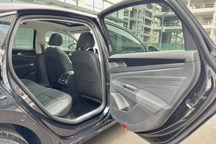 Used Volkswagen Passat New Energy 2023 430 PHEV Hybrid Elite Edition Interior 10