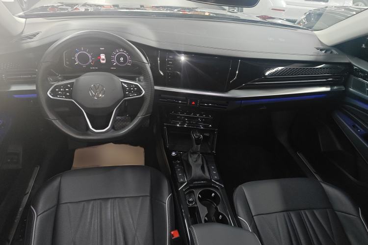 Used Volkswagen Passat New Energy 2023 430 PHEV Hybrid Luxury Edition Interior 2