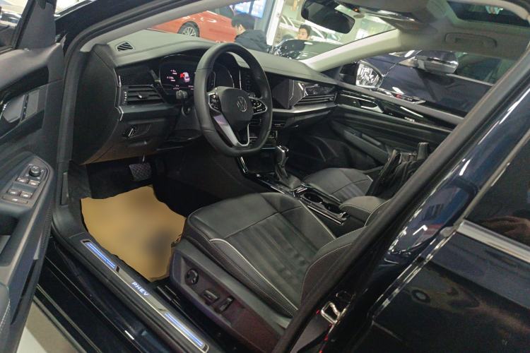 Used Volkswagen Passat New Energy 2023 430 PHEV Hybrid Elite Edition Interior 3