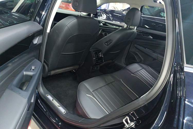 Used Volkswagen Passat New Energy 2023 430 PHEV Hybrid Elite Edition Interior 4