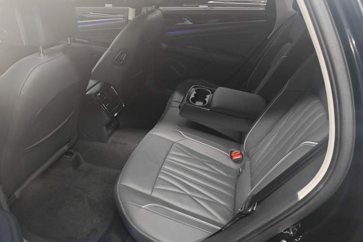 Used Volkswagen Passat New Energy 2023 430 PHEV Hybrid Luxury Edition Interior 4