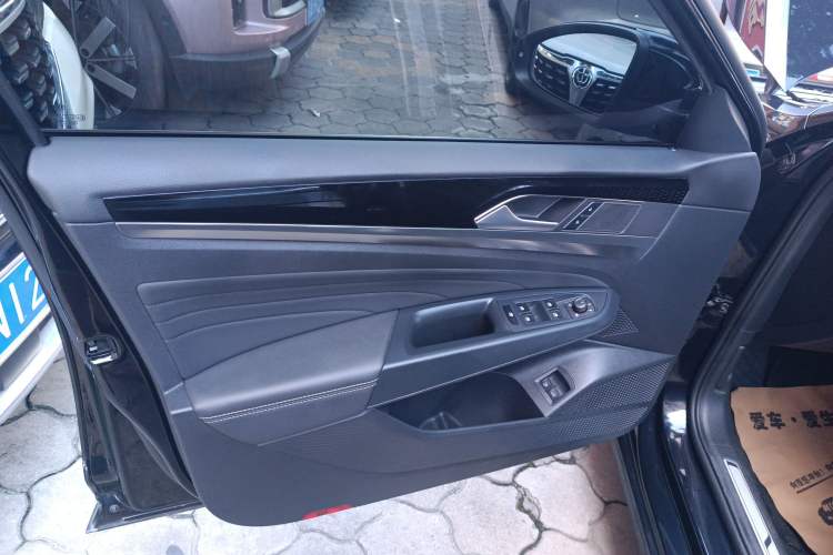 Used Volkswagen Passat New Energy 2023 430 PHEV Hybrid Luxury Edition Left Front Door Interior
