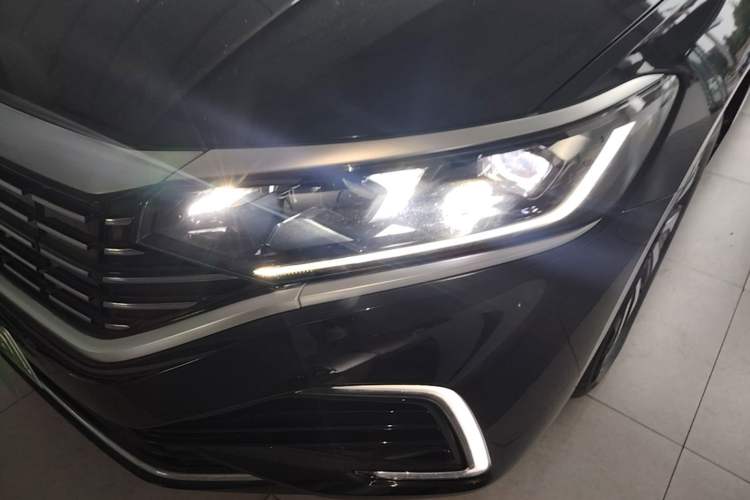 Used Volkswagen Passat New Energy 2023 430 PHEV Hybrid Elite Edition Left Front Headlight