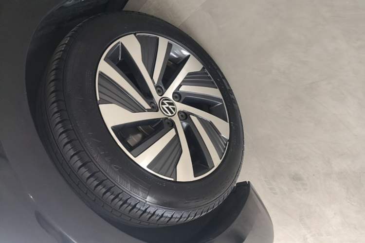 Used Volkswagen Passat New Energy 2023 430 PHEV Hybrid Luxury Edition Left Front Wheel Hub