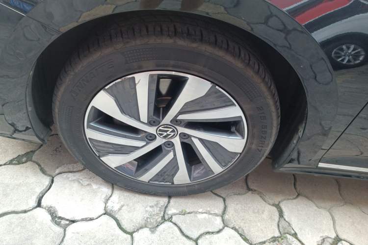 Used Volkswagen Passat New Energy 2023 430 PHEV Hybrid Luxury Edition Left Front Wheel Hub