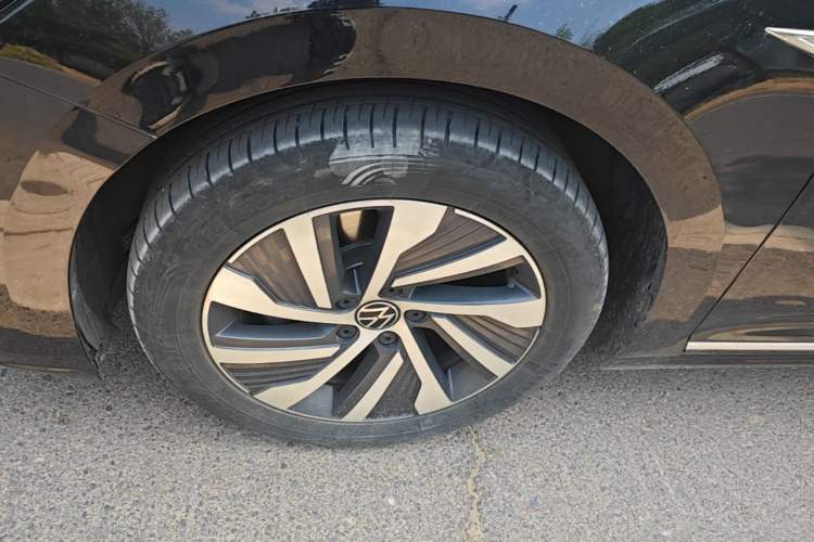 Used Volkswagen Passat New Energy 2023 430 PHEV Hybrid Elite Edition Left Front Wheel Hub