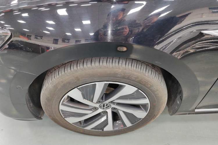 Used Volkswagen Passat New Energy 2023 430 PHEV Hybrid Luxury Edition Left Front Wheel Hub