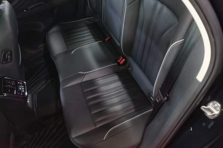 Used Volkswagen Passat New Energy 2023 430 PHEV Hybrid Elite Edition Left Rear Seat