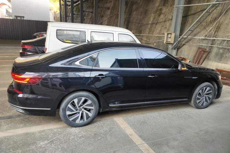 Used Volkswagen Passat New Energy 2023 430 PHEV Hybrid Elite Edition Left Side