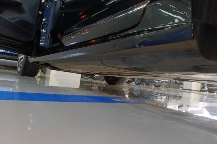 Used Volkswagen Passat New Energy 2023 430 PHEV Hybrid Elite Edition Left Side Sill