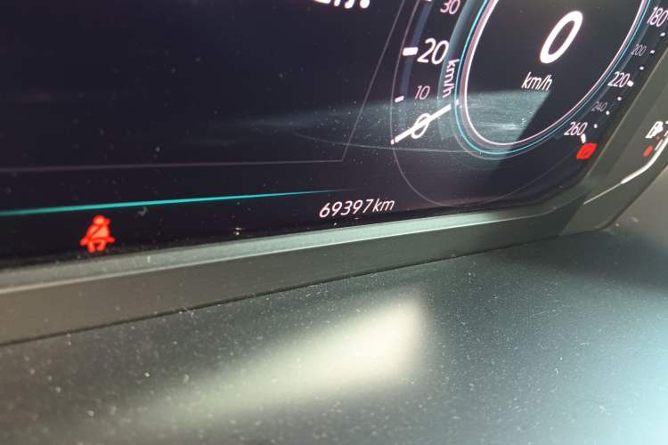 Used Volkswagen Passat New Energy 2023 430 PHEV Hybrid Luxury Edition Odometer Close Up