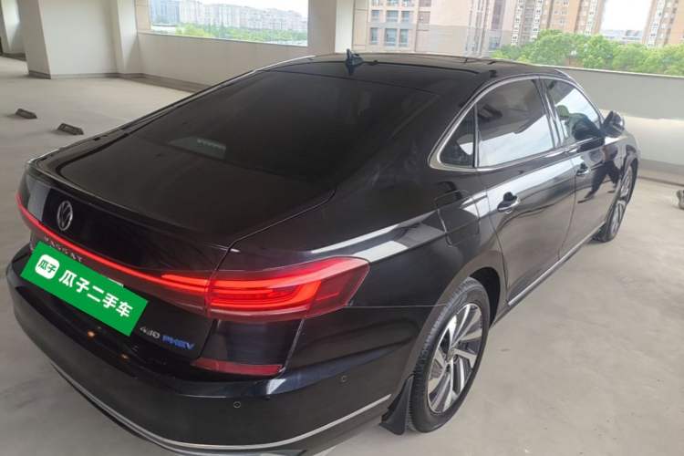 Used Volkswagen Passat New Energy 2023 430 PHEV Hybrid Luxury Edition Rear Right 45 Deg