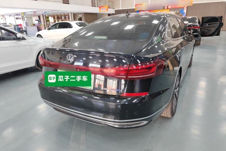 Used Volkswagen Passat New Energy 2023 430 PHEV Hybrid Luxury Edition Rear Right 45 Deg