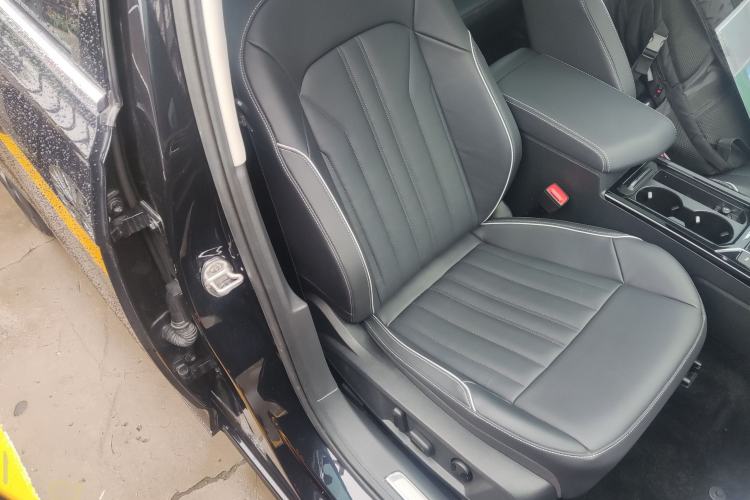Used Volkswagen Passat New Energy 2023 430 PHEV Hybrid Elite Edition Right Front Seat