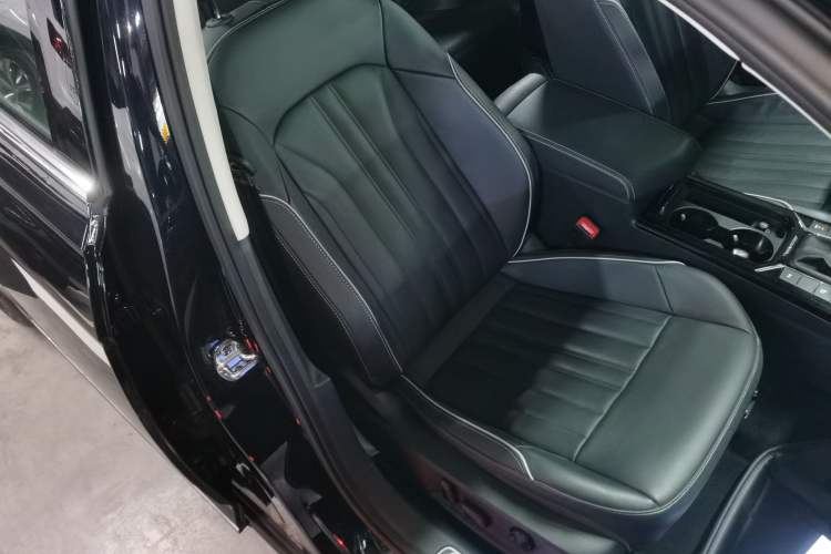 Used Volkswagen Passat New Energy 2023 430 PHEV Hybrid Elite Edition Right Front Seat