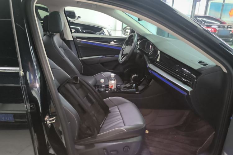 Used Volkswagen Passat New Energy 2023 430 PHEV Hybrid Luxury Edition Right Front Seat