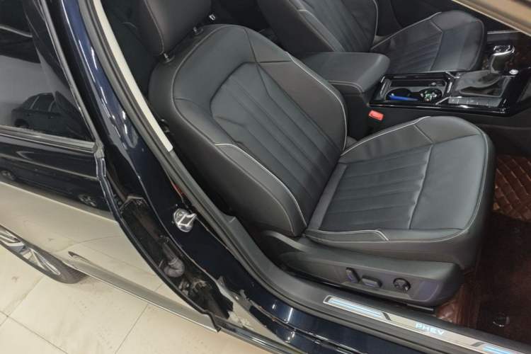 Used Volkswagen Passat New Energy 2023 430 PHEV Hybrid Elite Edition Right Front Seat