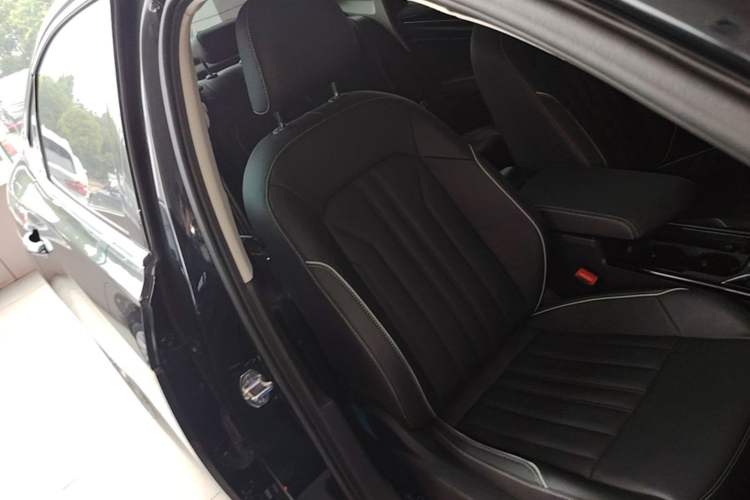 Used Volkswagen Passat New Energy 2023 430 PHEV Hybrid Elite Edition Right Front Seat