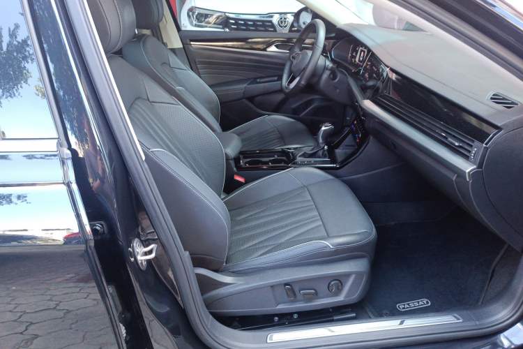Used Volkswagen Passat New Energy 2023 430 PHEV Hybrid Luxury Edition Right Front Seat