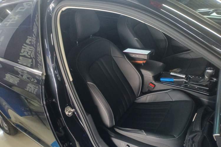 Used Volkswagen Passat New Energy 2023 430 PHEV Hybrid Elite Edition Right Front Seat