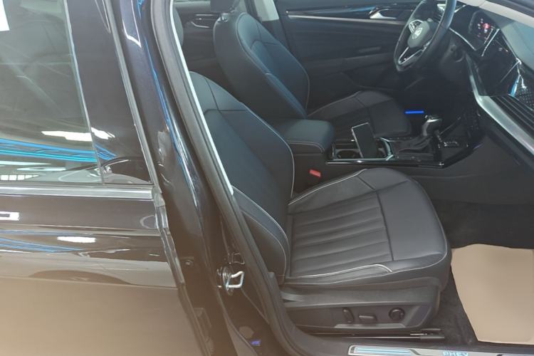 Used Volkswagen Passat New Energy 2023 430 PHEV Hybrid Elite Edition Right Front Seat