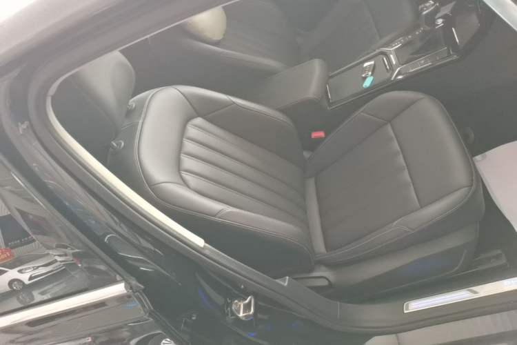 Used Volkswagen Passat New Energy 2023 430 PHEV Hybrid Elite Edition Right Front Seat