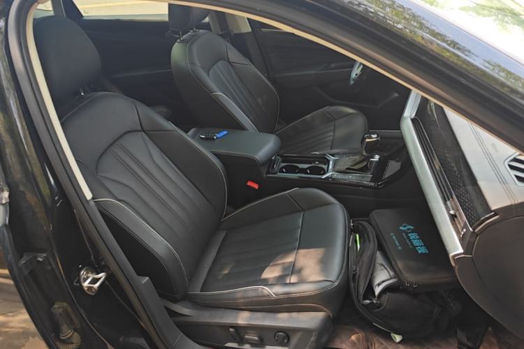 Used Volkswagen Passat New Energy 2023 430 PHEV Hybrid Elite Edition Right Front Seat