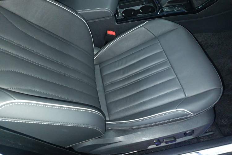 Used Volkswagen Passat New Energy 2023 430 PHEV Hybrid Elite Edition Right Front Seat