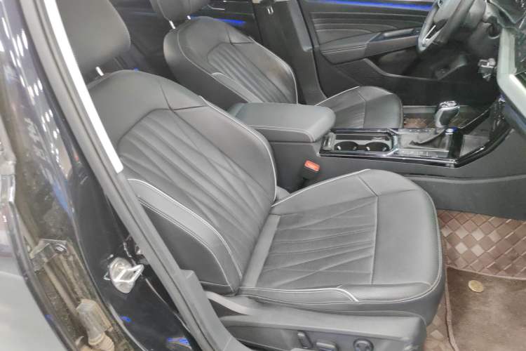 Used Volkswagen Passat New Energy 2023 430 PHEV Hybrid Luxury Edition Right Front Seat