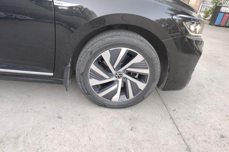 Used Volkswagen Passat New Energy 2023 430 PHEV Hybrid Elite Edition Right Front Wheel Hub