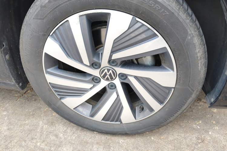 Used Volkswagen Passat New Energy 2023 430 PHEV Hybrid Luxury Edition Right Front Wheel Hub