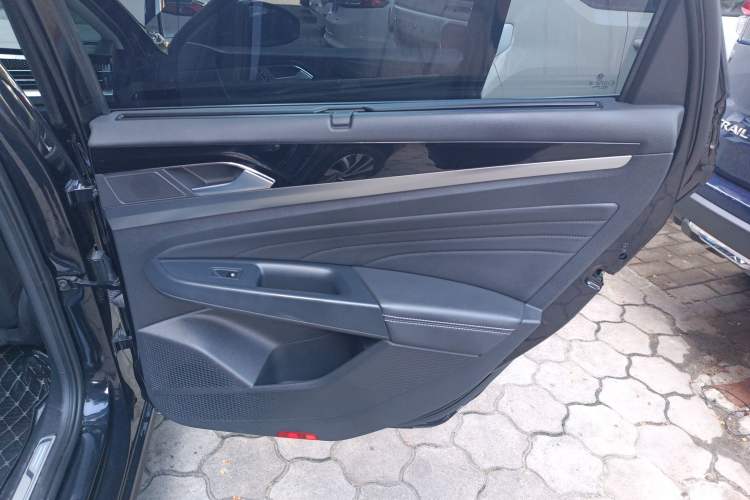 Used Volkswagen Passat New Energy 2023 430 PHEV Hybrid Luxury Edition Right Rear Door Interior