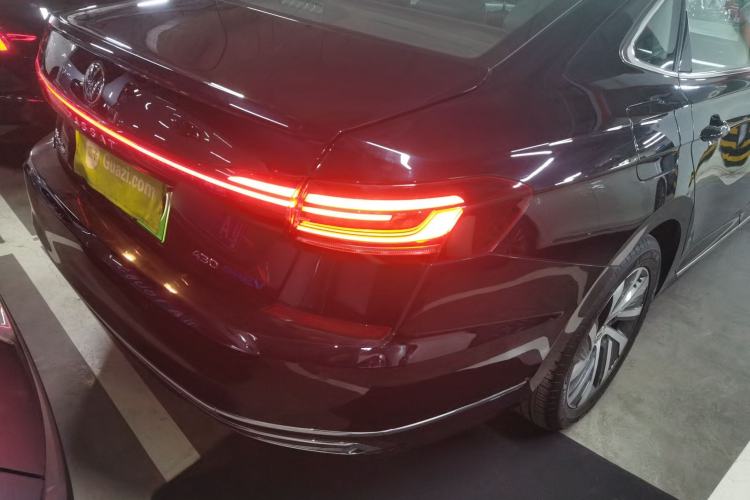 Used Volkswagen Passat New Energy 2023 430 PHEV Hybrid Elite Edition Right Rear Taillight