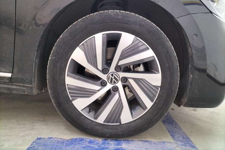 Used Volkswagen Passat New Energy 2023 430 PHEV Hybrid Luxury Edition Right Rear Wheel Hub