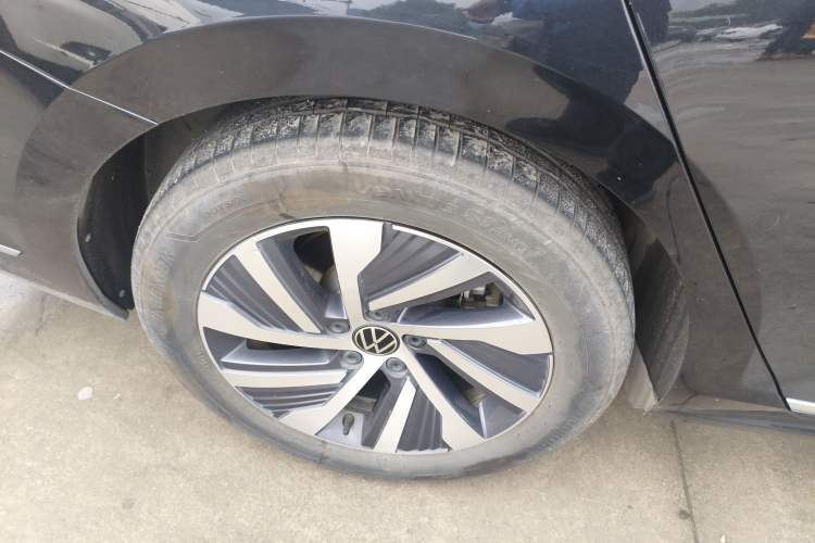 Used Volkswagen Passat New Energy 2023 430 PHEV Hybrid Elite Edition Right Rear Wheel Hub