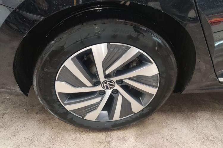 Used Volkswagen Passat New Energy 2023 430 PHEV Hybrid Elite Edition Right Rear Wheel Hub