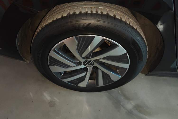 Used Volkswagen Passat New Energy 2023 430 PHEV Hybrid Elite Edition Right Rear Wheel Hub