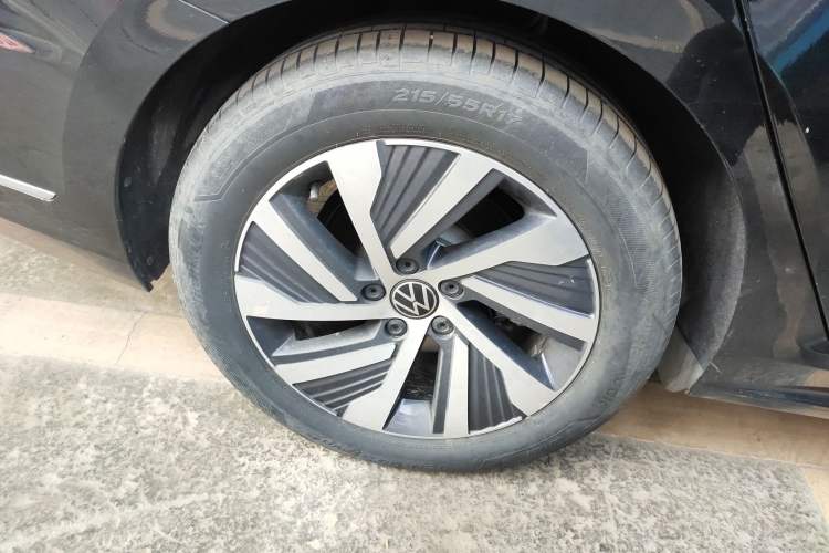 Used Volkswagen Passat New Energy 2023 430 PHEV Hybrid Elite Edition Right Rear Wheel Hub