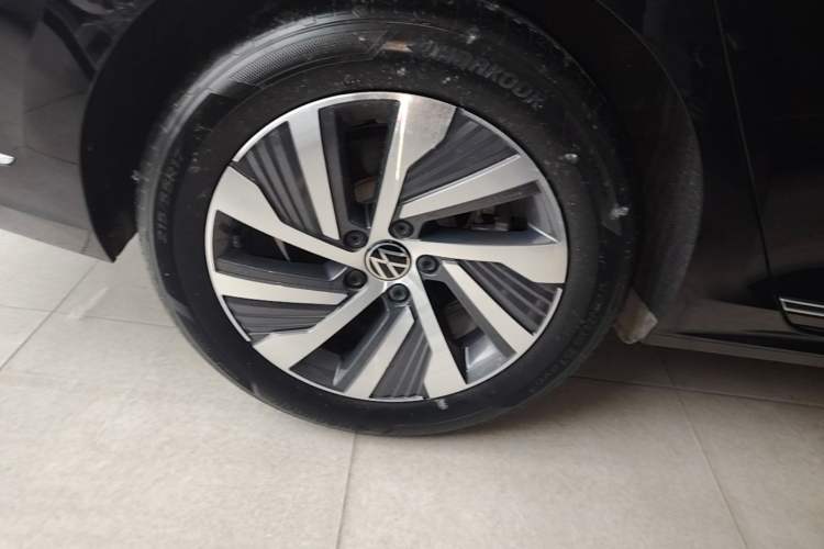Used Volkswagen Passat New Energy 2023 430 PHEV Hybrid Elite Edition Right Rear Wheel Hub