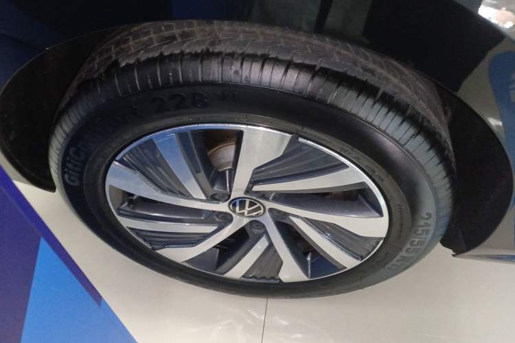 Used Volkswagen Passat New Energy 2023 430 PHEV Hybrid Elite Edition Right Rear Wheel Hub