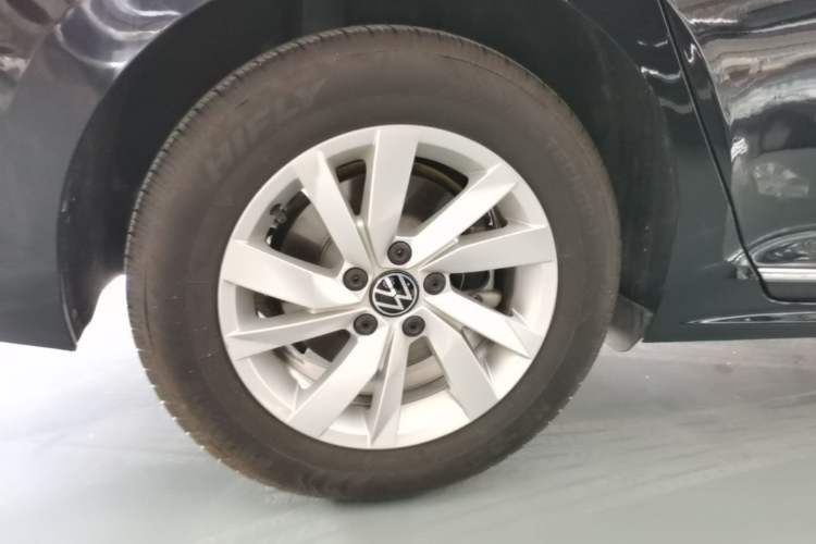 Used Volkswagen Passat New Energy 2023 430 PHEV Hybrid Elite Edition Right Rear Wheel Hub