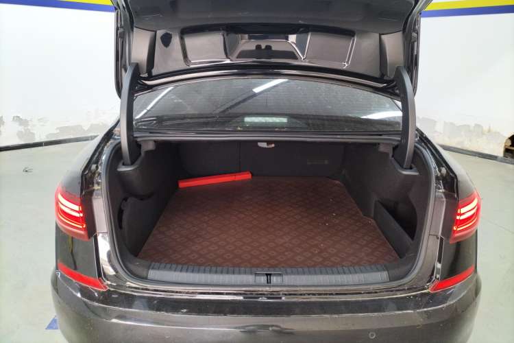 Used Volkswagen Passat New Energy 2023 430 PHEV Hybrid Luxury Edition Trunk
