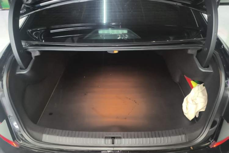 Used Volkswagen Passat New Energy 2023 430 PHEV Hybrid Luxury Edition Trunk