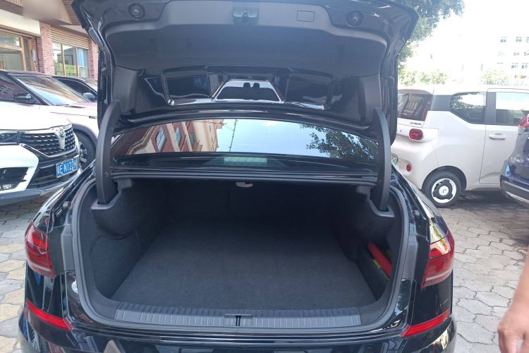 Used Volkswagen Passat New Energy 2023 430 PHEV Hybrid Luxury Edition Trunk