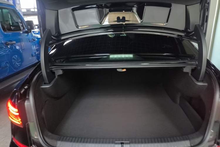 Used Volkswagen Passat New Energy 2023 430 PHEV Hybrid Elite Edition Trunk