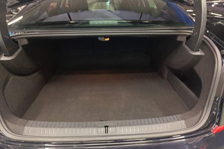 Used Volkswagen Passat New Energy 2023 430 PHEV Hybrid Elite Edition Trunk